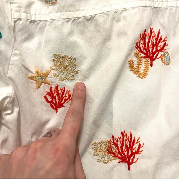 anthropologie • coral reef seashell cropped button up short sleeve collar shirt - Picture 13 of 17